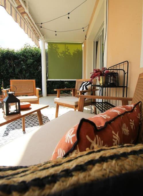 Cosy Appartement Entre Vignes Et Garrigue Avec Piscine Peret Exterior photo