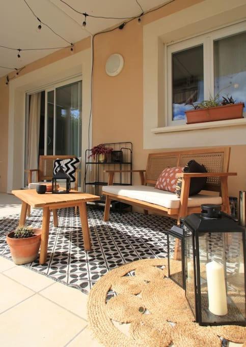 Cosy Appartement Entre Vignes Et Garrigue Avec Piscine Peret Exterior photo