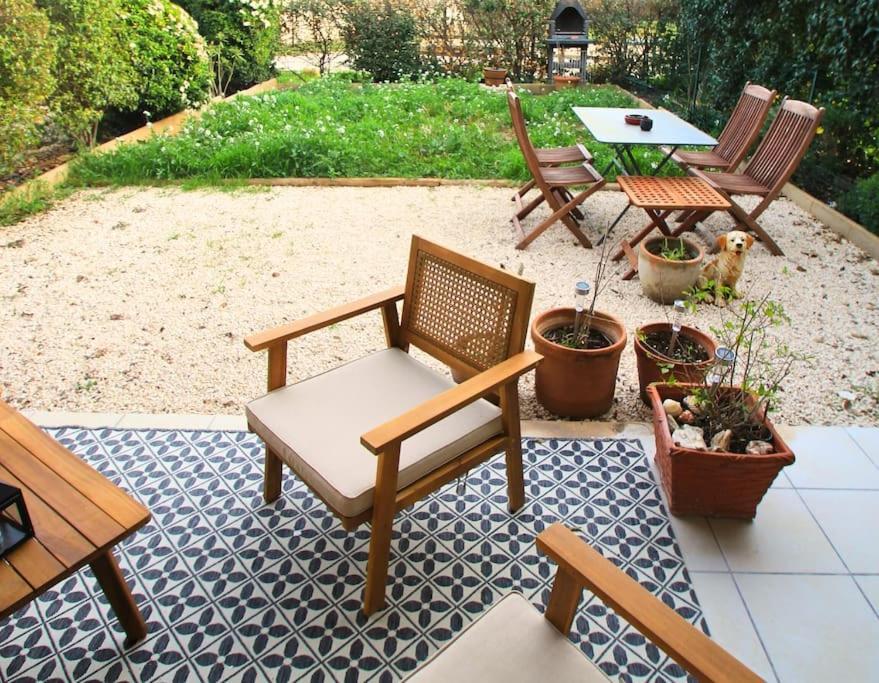 Cosy Appartement Entre Vignes Et Garrigue Avec Piscine Peret Exterior photo